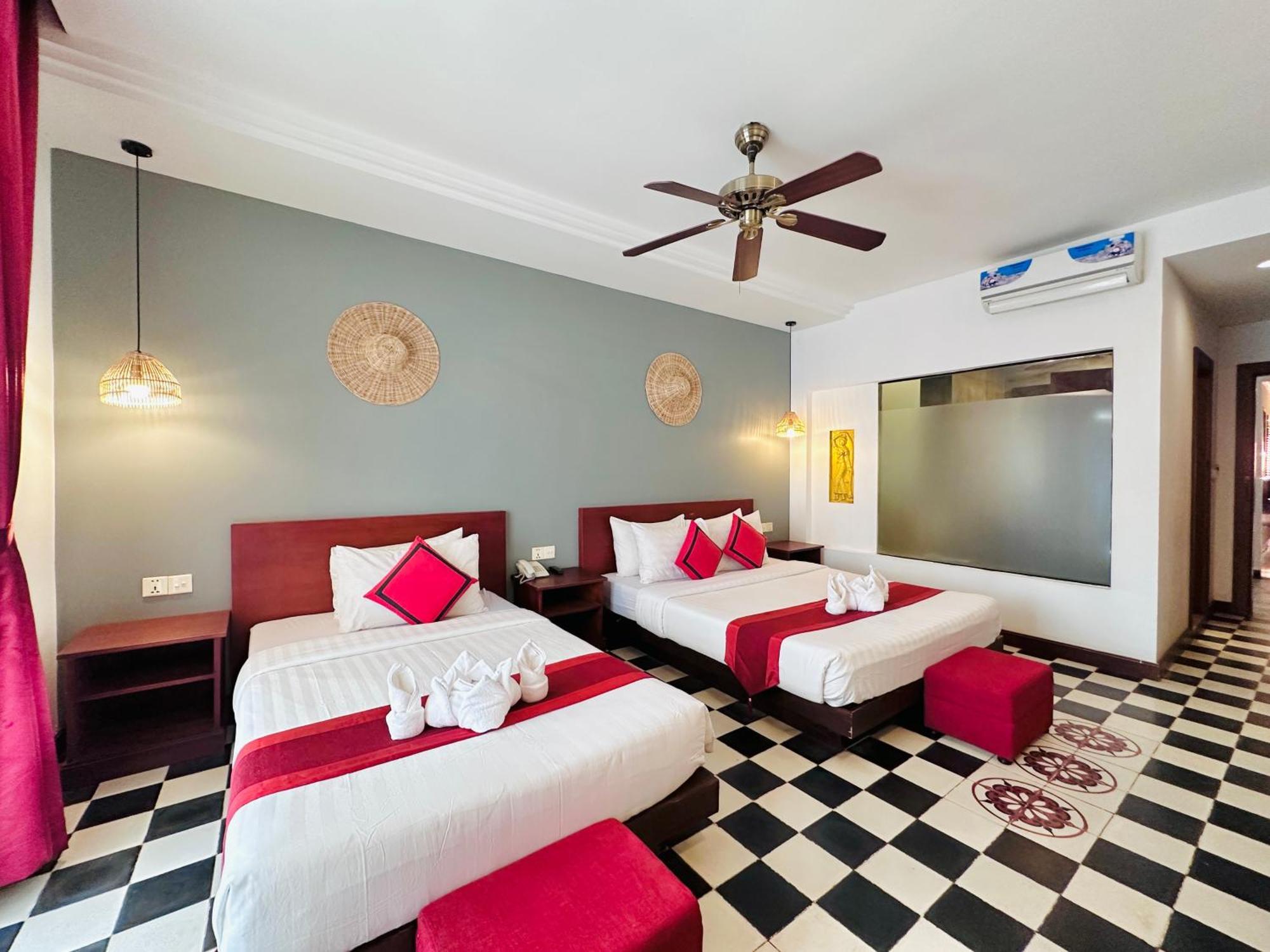 Mekong Angkor Palace Hotel Siem Reap Exterior photo