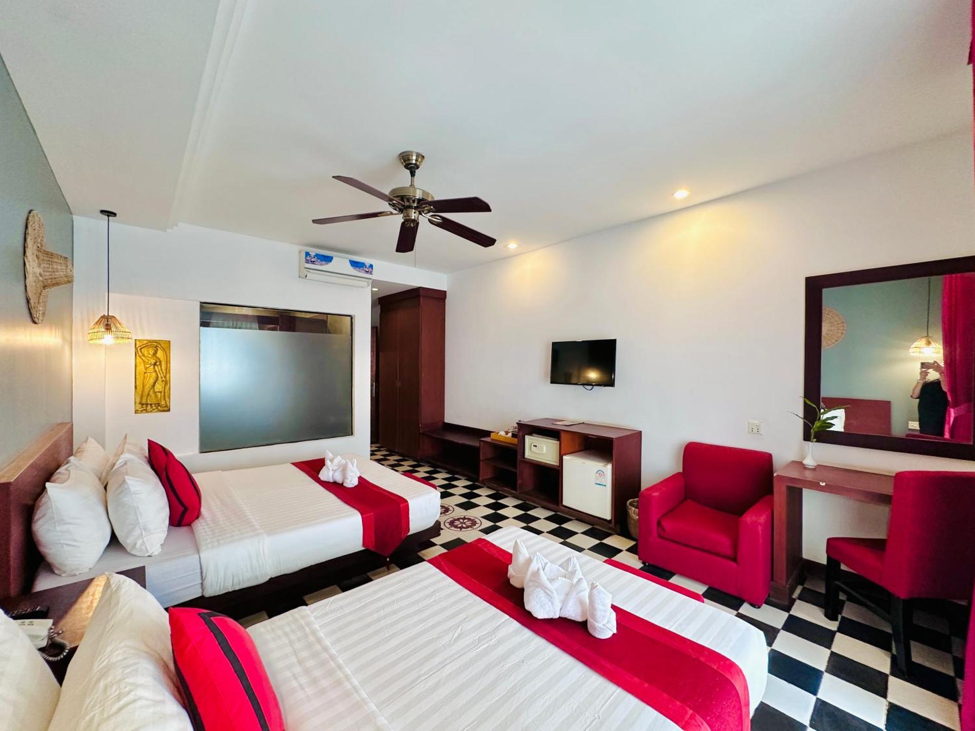 Mekong Angkor Palace Hotel Siem Reap Exterior photo