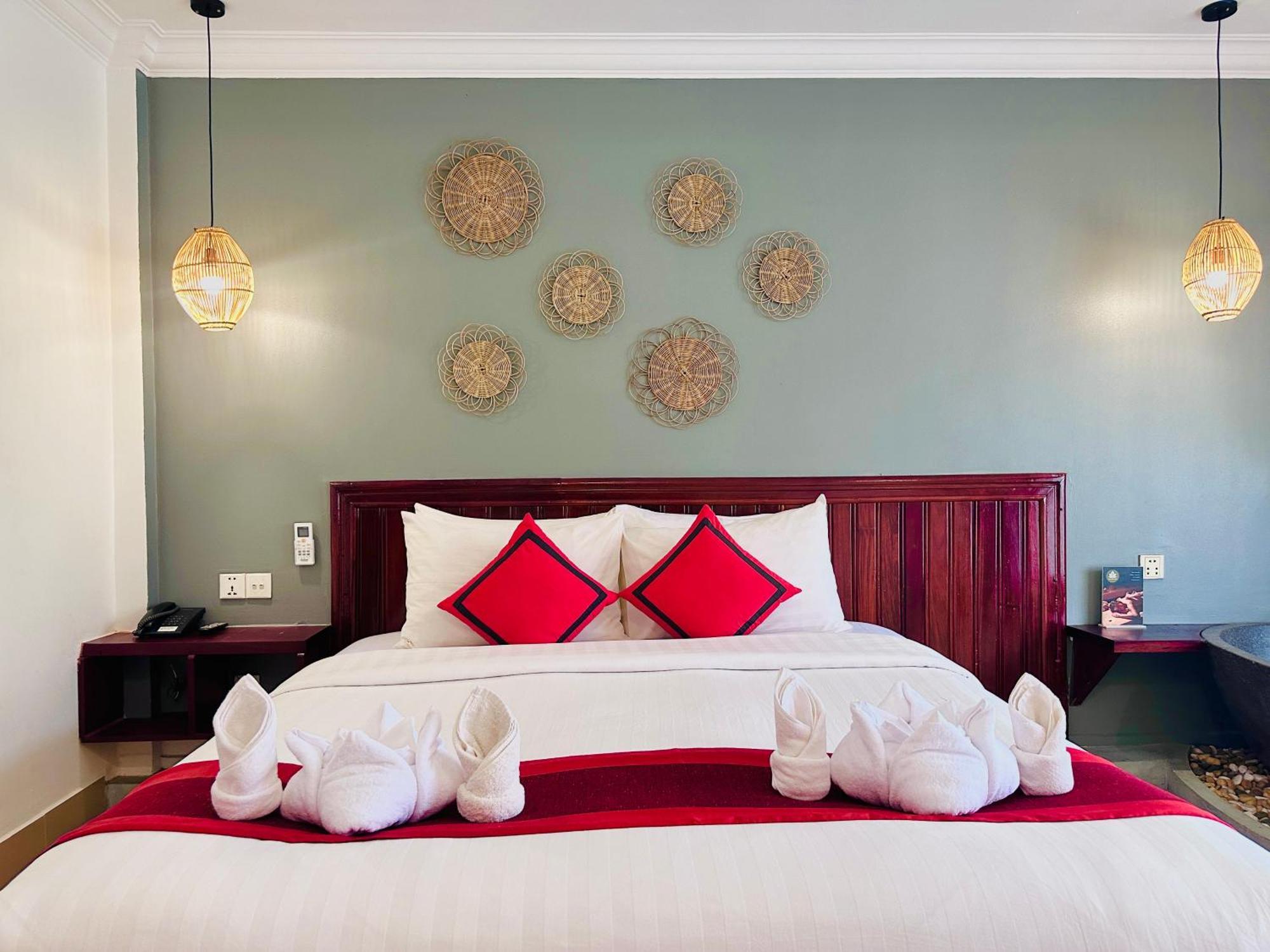 Mekong Angkor Palace Hotel Siem Reap Exterior photo