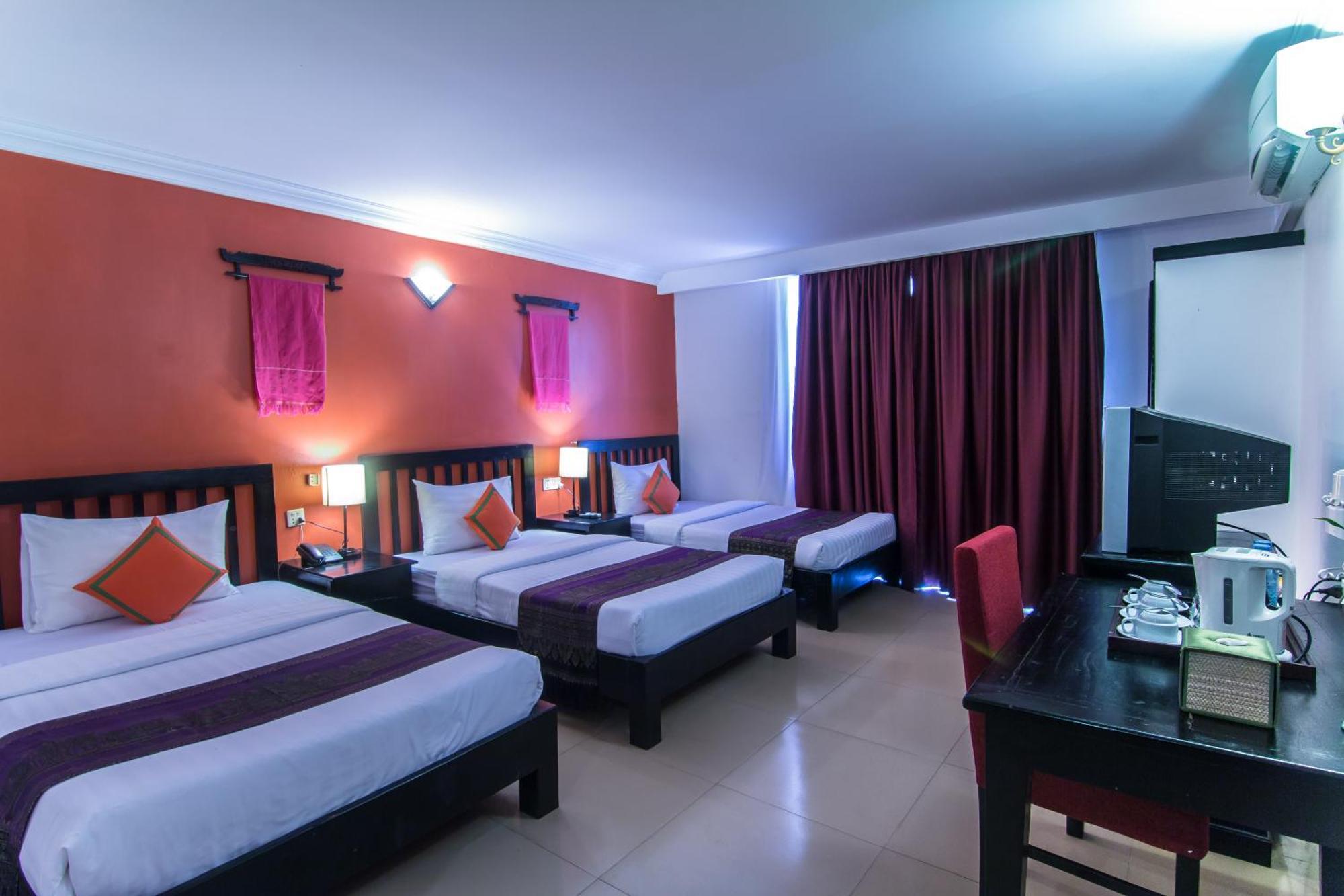 Mekong Angkor Palace Hotel Siem Reap Room photo
