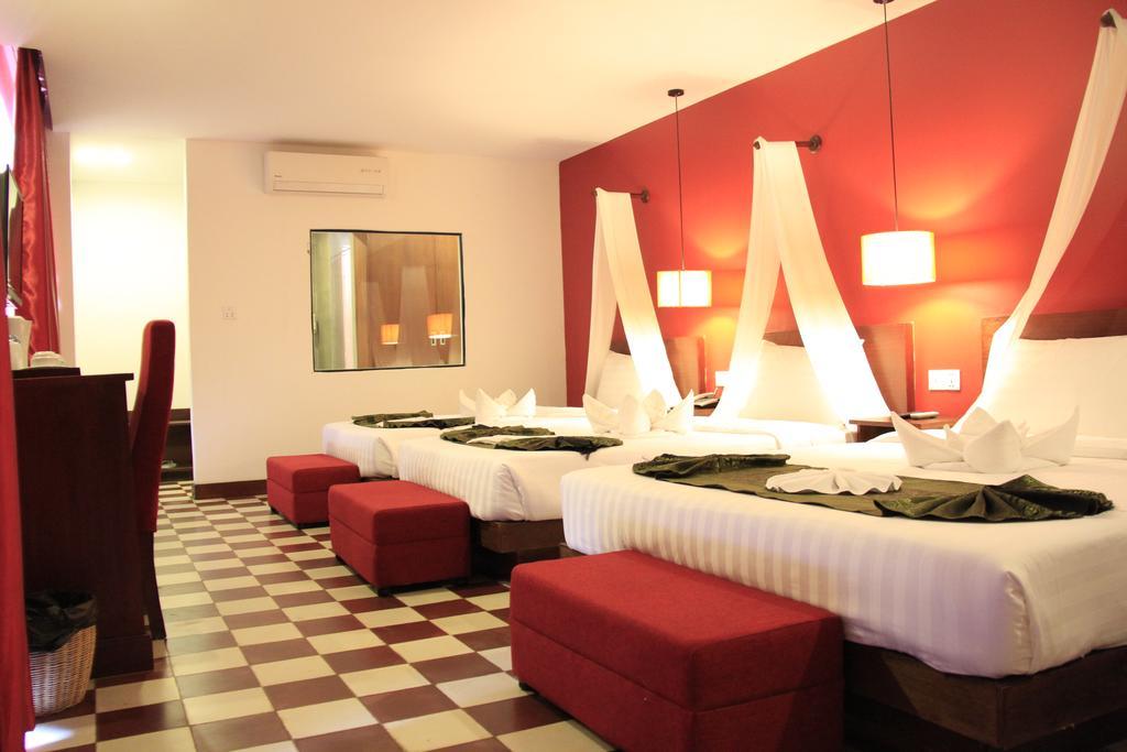 Mekong Angkor Palace Hotel Siem Reap Exterior photo