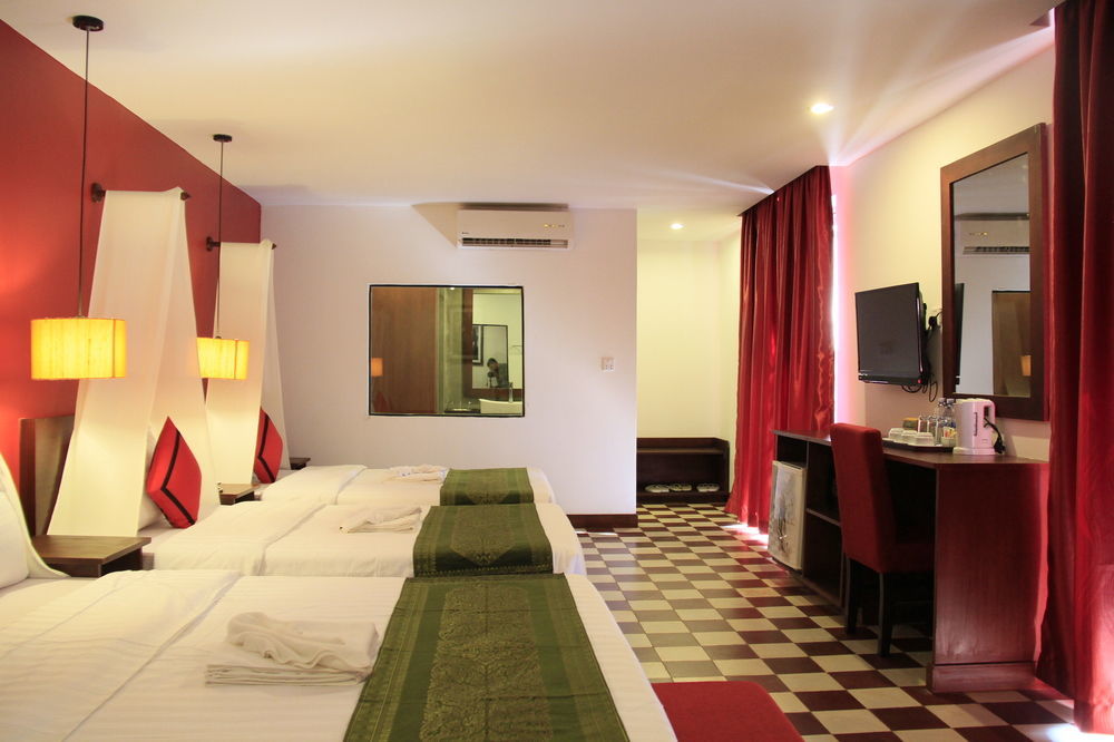 Mekong Angkor Palace Hotel Siem Reap Exterior photo