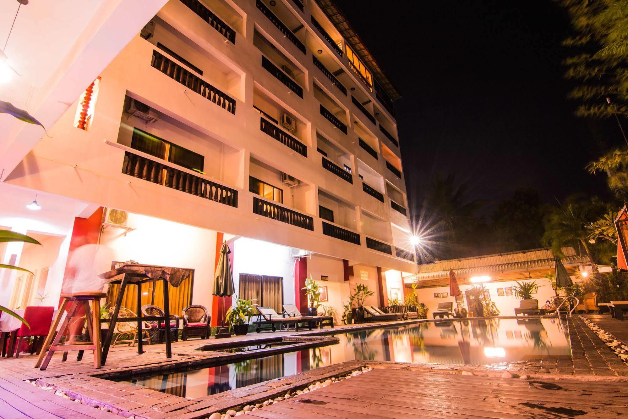 Mekong Angkor Palace Hotel Siem Reap Exterior photo